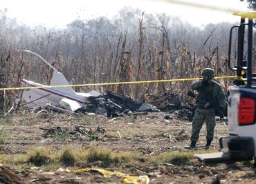 Two Mexico government officials killed in helicopter crash