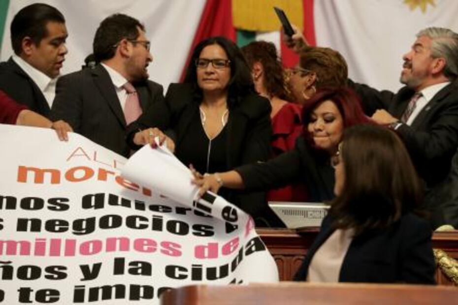 Se desata zafarrancho en la Asamblea Legislativa