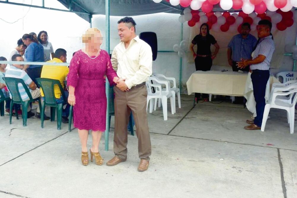 Diana y Luis se conocieron en la camioneta en la que eran trasladados para acudir a una diligencia sobre su caso. Se casaron en la cárcel municipal de Cárdenas, después de un año y dos meses de noviazgo. Foto: ESPECIAL