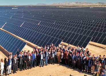 Embajadores del mundo recorren la Central Fotovoltaica de Puerto Peñasco