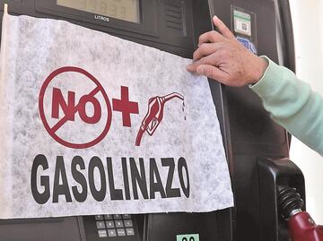 "Clausuran" edificio de Hacienda en protesta por gasolinazo