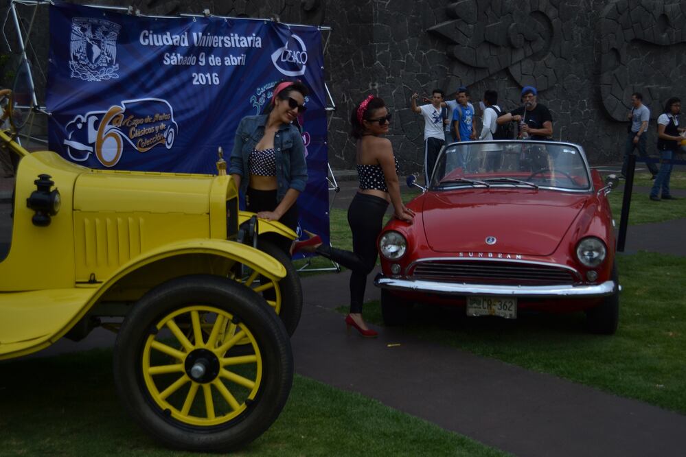 Islas de CU invadidas por joyas sobre ruedas