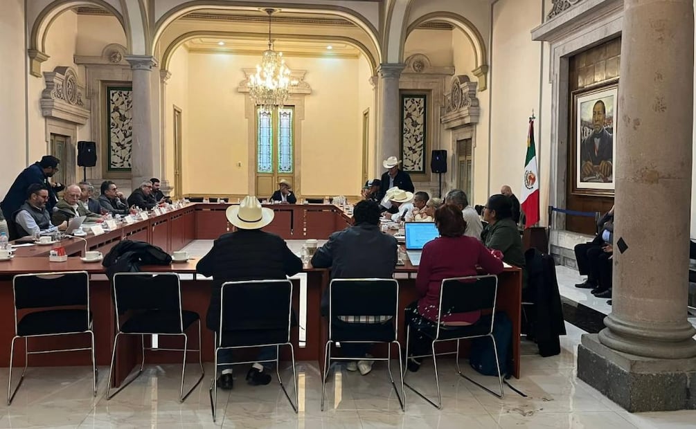 Transportistas y productores se comprometieron a levantar de forma inmediata los bloqueos carreteros (27/11/2025). Foto: Movimiento Agrícola Campesino