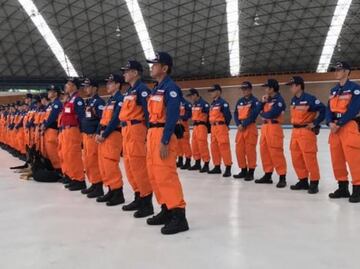 Japanese rescuers return to their country