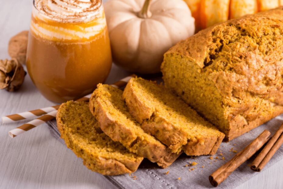 Prepara atole de cacahuate y panqué de calabaza para la ofrenda