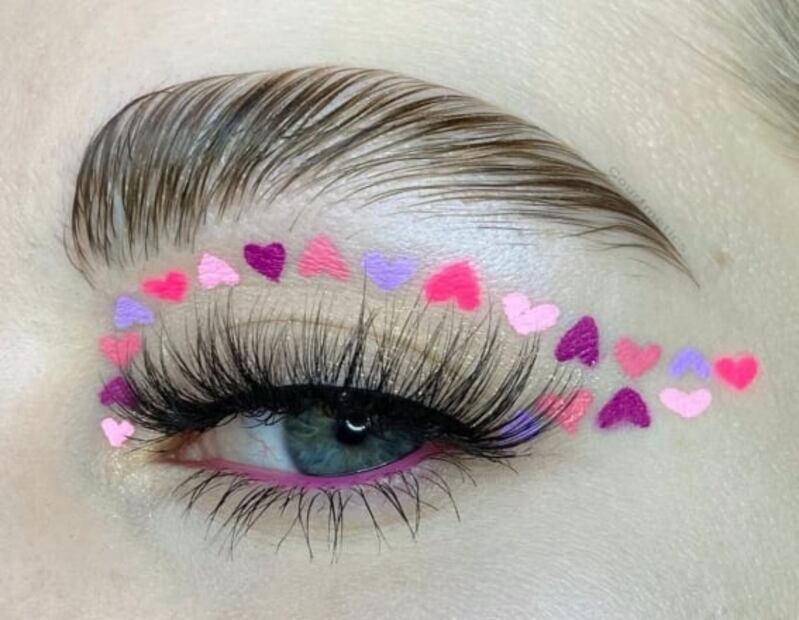 Maquillaje romántico para brillar en San Valentín