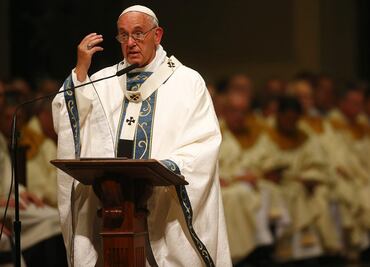 Papa pone futuro de la Iglesia en laicos