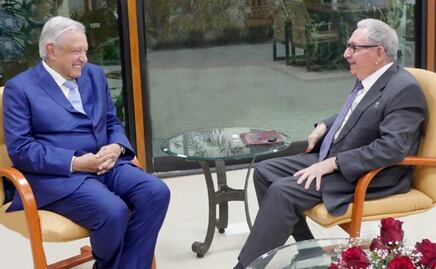 Difunden foto de la reunión AMLO con Raúl Castro