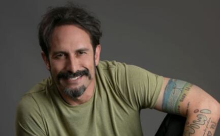 Pablo Valentín, actor de "Vecinos", vive curiosa coincidencia en obra de teatro 