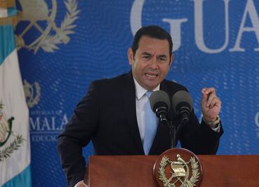 “Por seguridad”, presidente de Guatemala prohíbe el acceso al país a funcionario colombiano