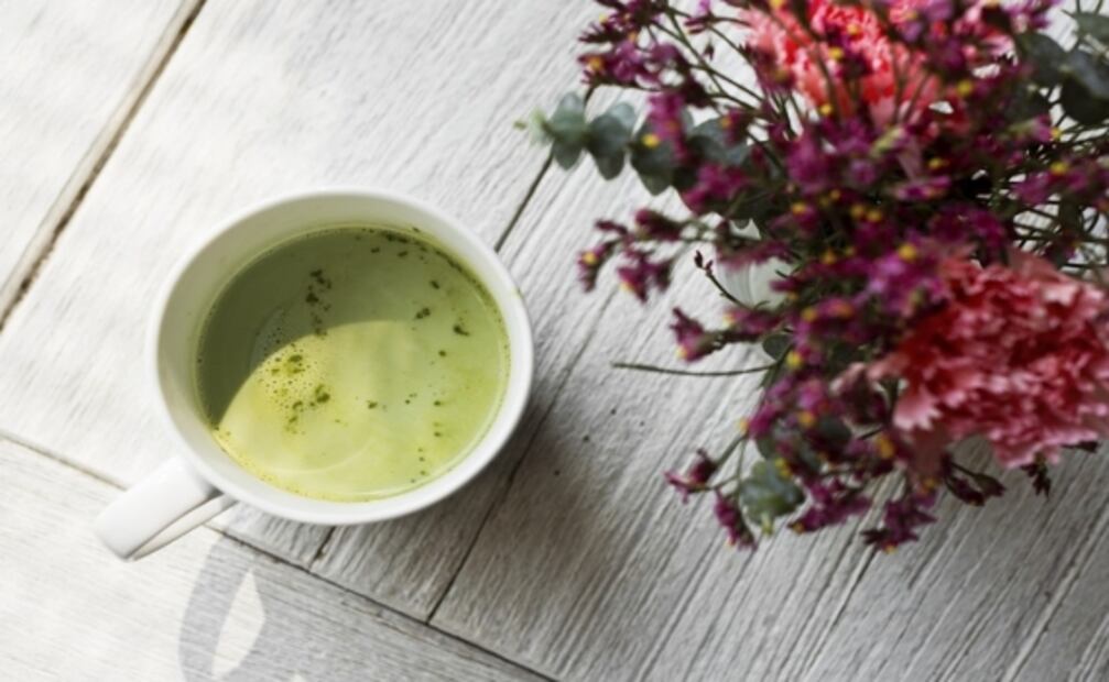 Cómo preparar bebidas con matcha desde casa