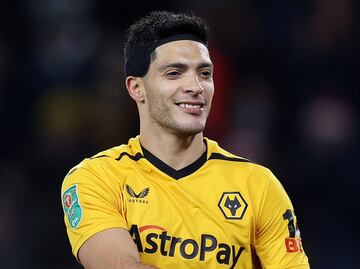 Raúl Jiménez vuelve a ser ignorado por el técnico de los Wolves
