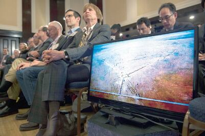 Trump quiere reducir a la mitad la agencia que financia investigación científica en EU; recorte tendría "impacto catastrófico"