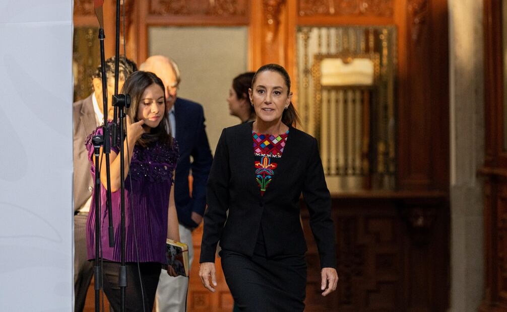 La Mandataria federal expresó que a la oposición le molesta que las personas mexicanas le tengan amor y cariño al expresidente Andrés Manuel López Obrador. Foto: Hugo Salvador / EL UNIVERSAL