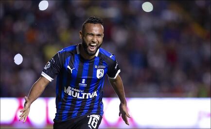 Los Gallos Blancos le dan la vuelta a Rayados en la Jornada 13