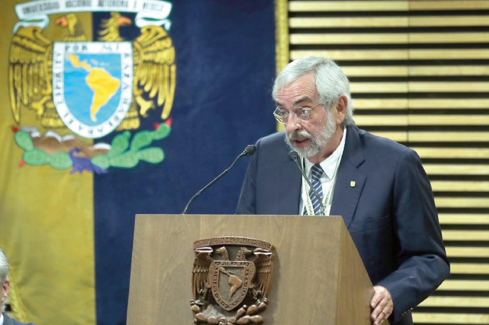 El rector Enrique Graue Wiechers dijo que la UNAM debe permanecer abierta y que de sus aulas tienen que salir brigadas para ayudar a la población. (ARCHIVO EL UNIVERSAL)