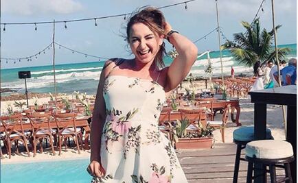 Ingrid Brans lee desnuda y comparte foto 