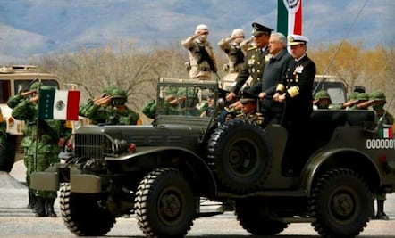 Estrategia golpista de medios "mercenarios" no ha hecho mella: AMLO en Día del Ejército