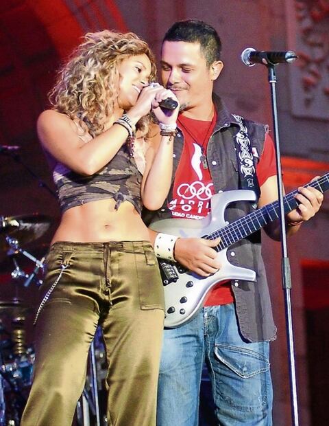 Alejandro Sanz felicita a Shakira en su cumpleaños, fans le piden que se case con ella