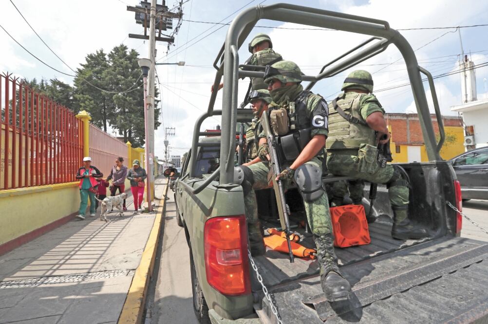 Desde hace dos semanas llegaron 26 elementos de la Guardia Nacional a esta zona del Valle de Toluca para inhibir la tala clandestina y el robo de vehículos, confirmó el alcalde Serafín Gutiérrez Morales. Foto: JORGE ALVARADO. EL UNIVERSAL