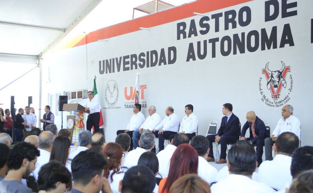 El rector de la UAT resaltó que el rastro universitario inició como un sueño compartido entre docentes, estudiantes y productores tamaulipecos (28/10/2025). Foto: Especial