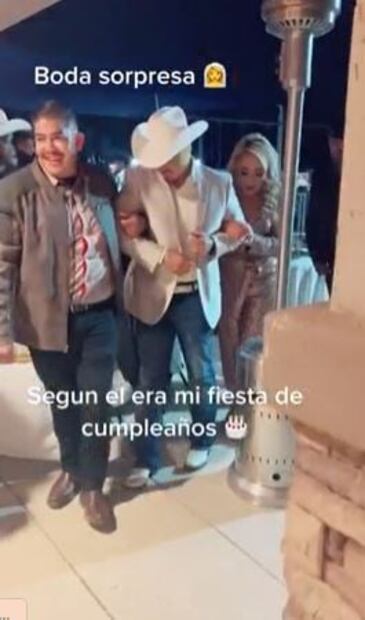Asiste a cumpleaños de su novia sin saber que sería su boda
