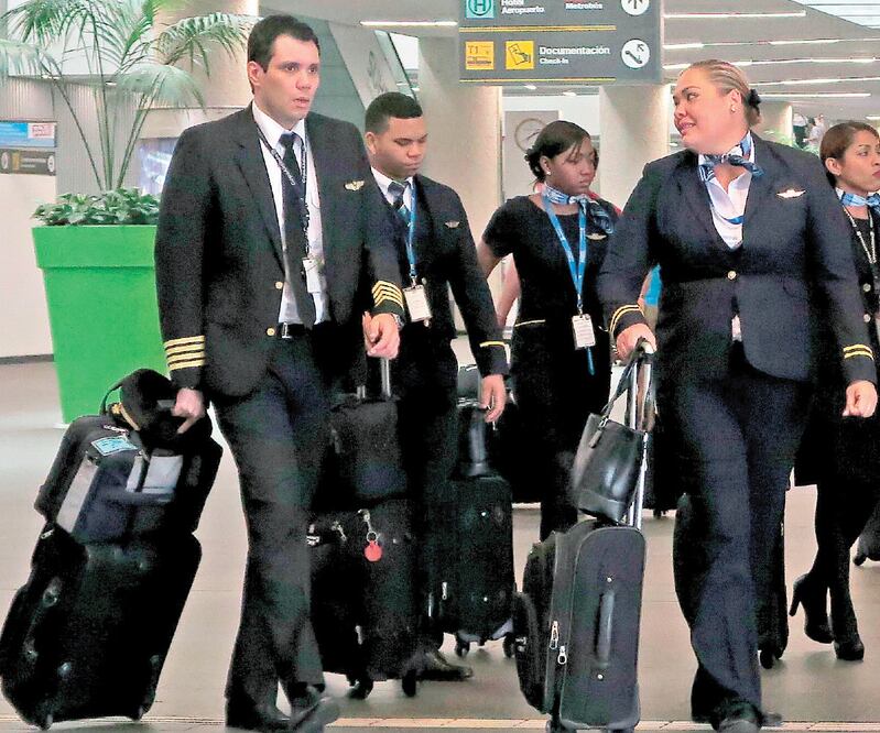 Fuerza laboral. Según ASPA, cada año egresan 400 pilotos en México, pero son insuficientes para lo que demanda el mercado. ARCHIVO EL UNIVERSAL