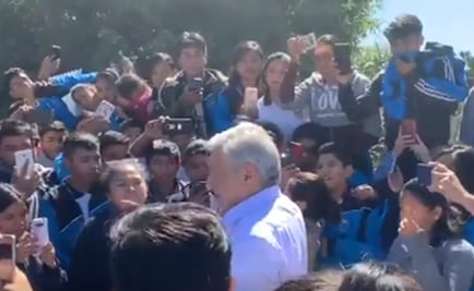 AMLO llega en convoy a la montaña de Guerrero