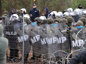El drama en imágenes de la crisis de migrantes en la frontera entre Polonia y Bielorrusia