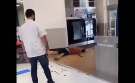 Empleado de Walmart en EU noquea a cliente que aparentemente le escupió