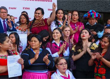 Celebran reforma a pueblos indígenas; nahuas y totonacas agradecen a AMLO "regresarles dignidad"