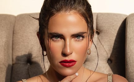 Karla Souza deslumbra con traje de pana de marca mexicana