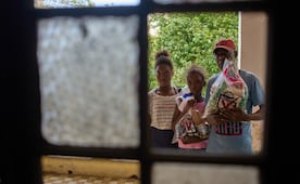 Cubanos agradecen a México la entrega de alimentos; crisis energética se agrava en la isla