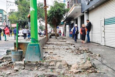 Retiran puestos ambulantes en la colonia Portales