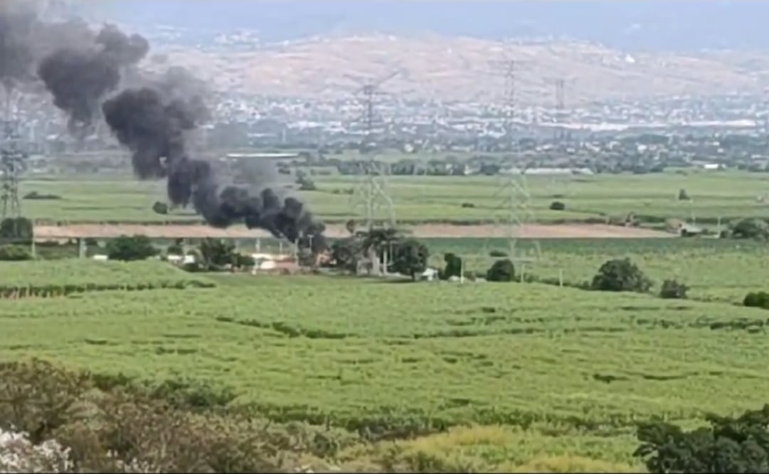 Cae helicóptero de la CFE en Cuautla. Foto: Captura