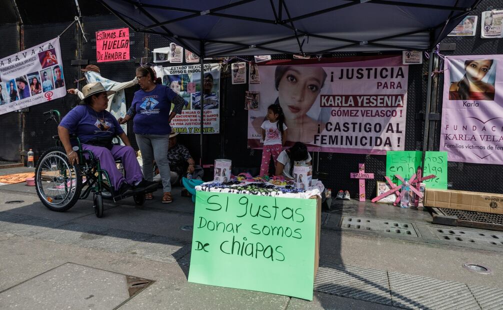Huelga de hambre de madres de víctimas de feminicidio. Foto: Yaretzi Osnaya / EL UNIVERSAL