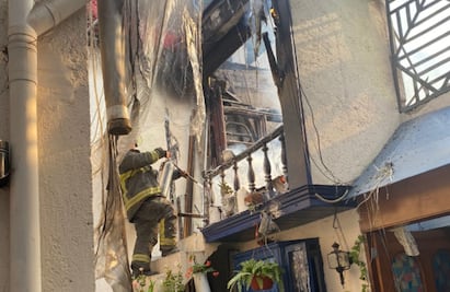 Bomberos sofocan incendio en carpintería de la GAM