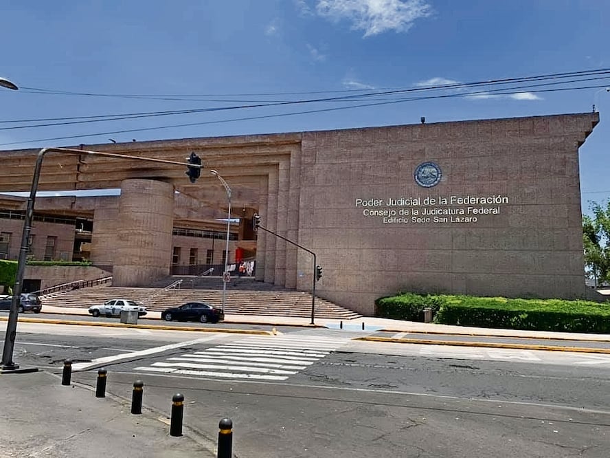 Tratan de culpar al Poder Judicial de la Federación y justificar la incompetencia del gobierno y de las decisiones erróneas del Presidente. El concepto de golpe de Estado técnico al que hizo referencia el Jefe del Ejecutivo federal, no existe, aseguran abogados y expertos, Foto: Especial