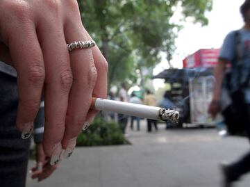 Descubren vínculo entre falta de materia gris y el deseo de fumar en adolescentes