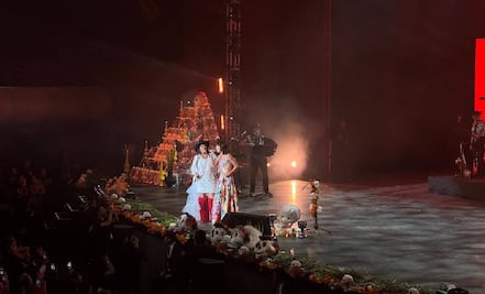 Lila Downs honra a los difuntos y alza la voz por las mujeres en el Auditorio Nacional