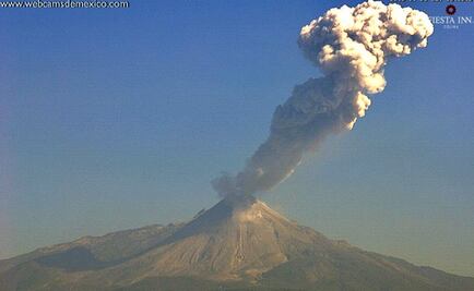 Volcán de Colima emite fumarola de 2 km con ceniza