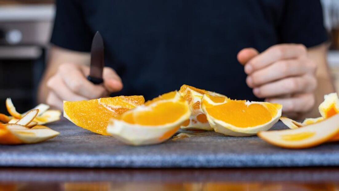 Cáscara de naranja para la piel. Fuente: Freepik