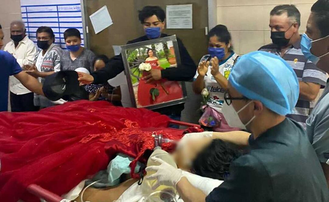 La jovencita había salido de su casa con su novio a comprar alimentos para cenar, y en la plaza principal se quedaron en medio de un tiroteo. Foto: captura de pantalla