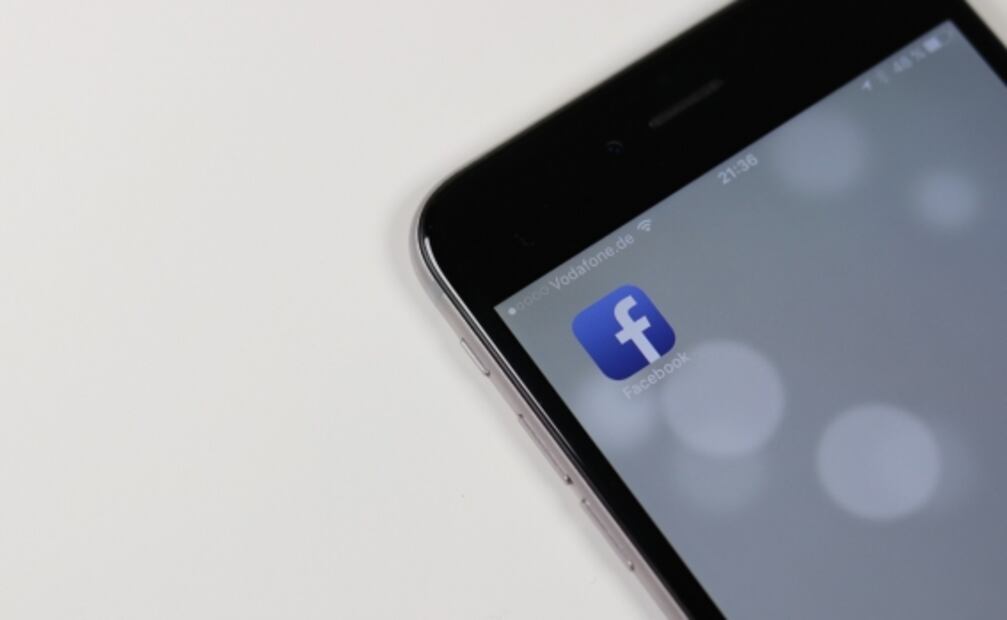 Biden pide a Facebook combatir desinformación sobre covid-19