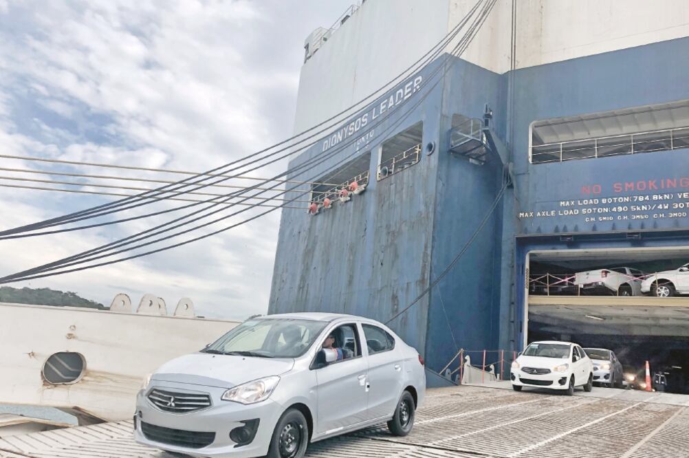 El pasado 15 de enero, Mitsubishi rompió el récord de importación de autos en un sólo buque, al internar 4 mil 870 unidades en la terminal de Mazatlán. Este puerto será el segundo más importante para el sector automotriz en el Pacífico (DIANA DOMÍNGUEZ. )