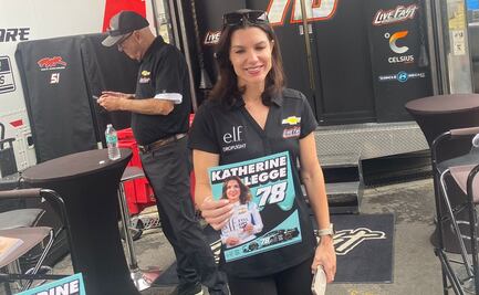 Katherine Legge, la única piloto mujer en NASCAR Cup Series, desea que lleguen más mujeres al automovilismo 