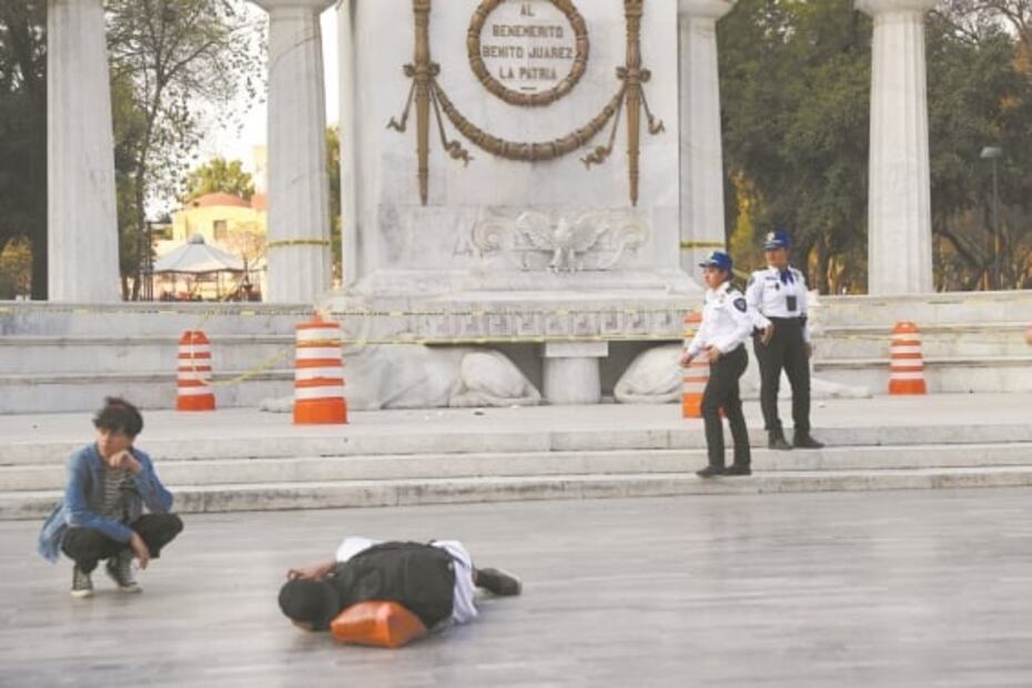 Destruyen cabeza y alas de águila en el Hemiciclo