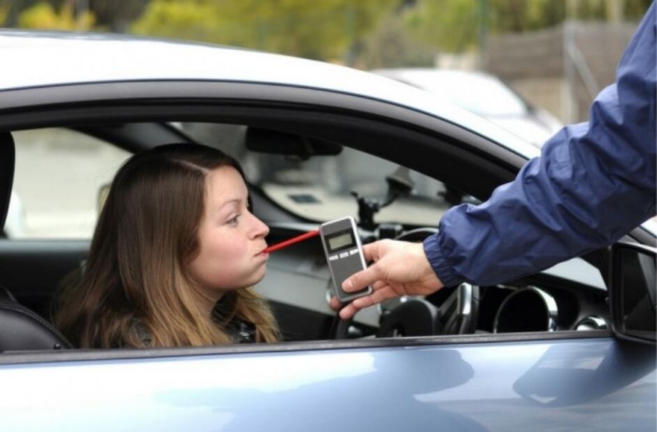 Día internacional de la cerveza: ¿cómo afecta el alcohol al conducir un auto?