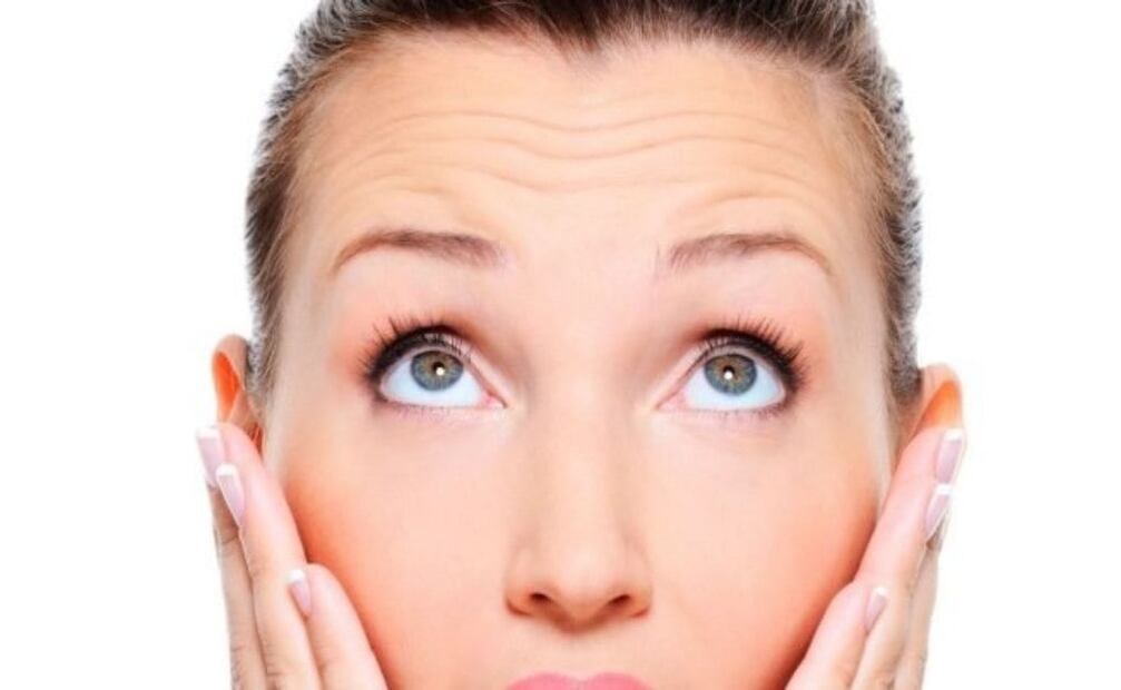 El consumo de alcohol y tabaco propicia la pérdida de colágeno y elastina en la piel. Foto: Pexels