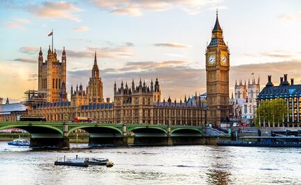 Policía de Londres cierra la Plaza del Parlamento por "incidente en curso"